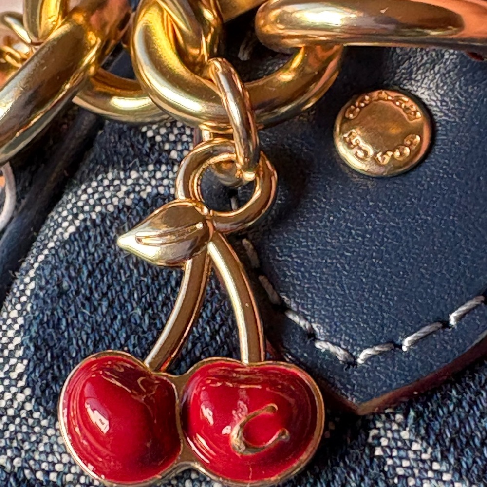 🍒 COACH MINI ROWAN  BAG CHARM IN SIGNATURE DENIM 🍒  NWT 🍒 - Picture 9 of 16